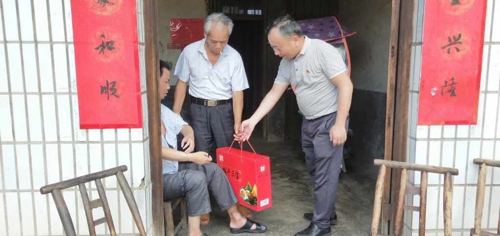 区残联：联点帮扶渌口区贫困残疾人