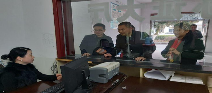 酒埠江镇：基层公共服务（一门式）全覆盖 便民服务“不打烊”