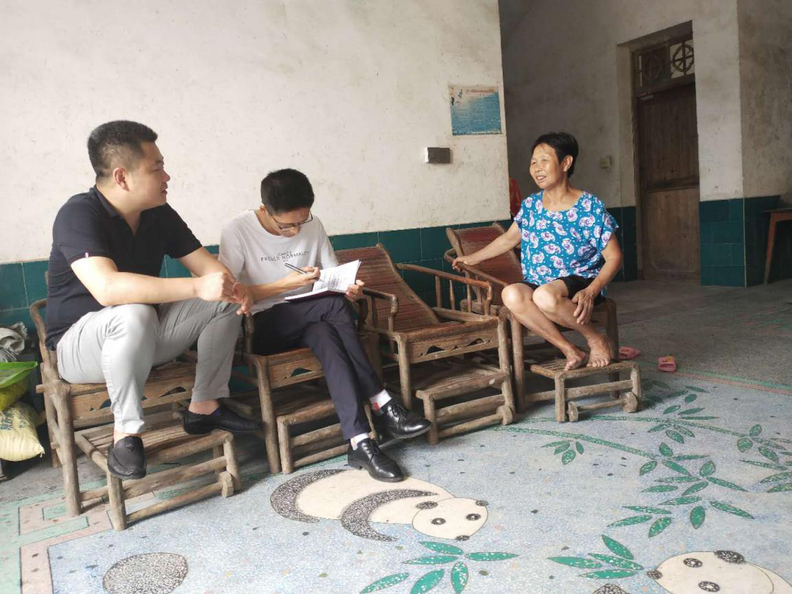 自主发展产业 铺就脱贫致富路