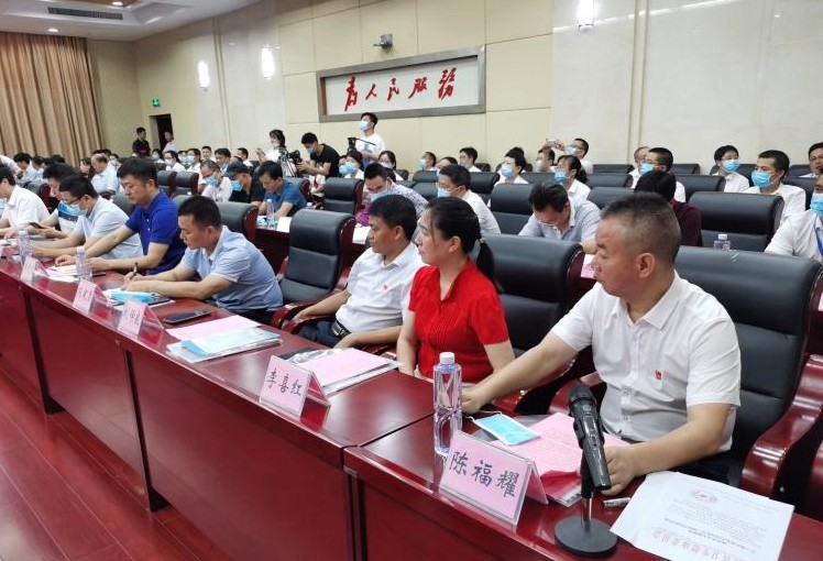 南华大学附属第一医院和攸县人民政府签署“双联双创”合作协议并授牌