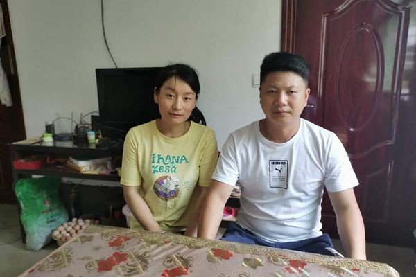 黄丰桥镇：小伙不当白领当“养猪倌”　回家乡闯天地