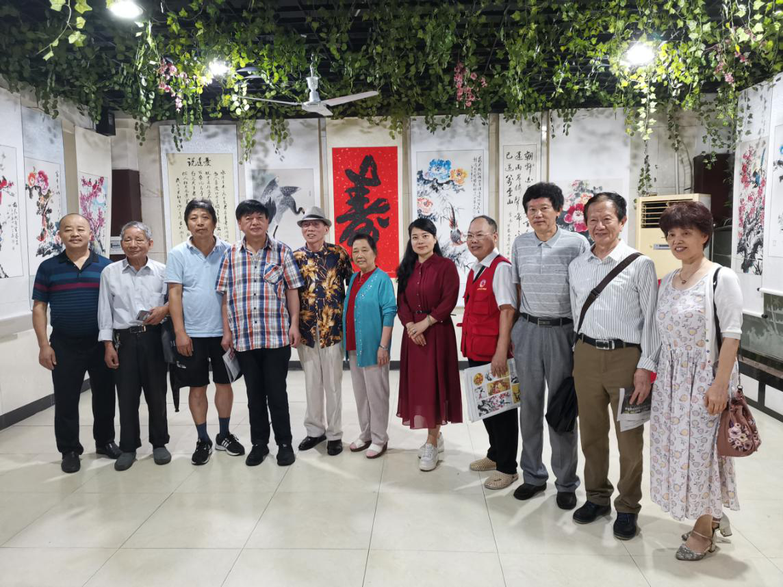 “神州无处不花红”—荷塘书画家袁定瓒书画作品展开展