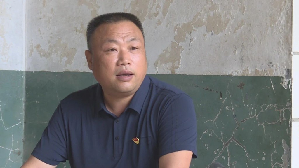 【新区“冲刺双过半”竞赛】 款未到先腾房,大家为何如此信任他?