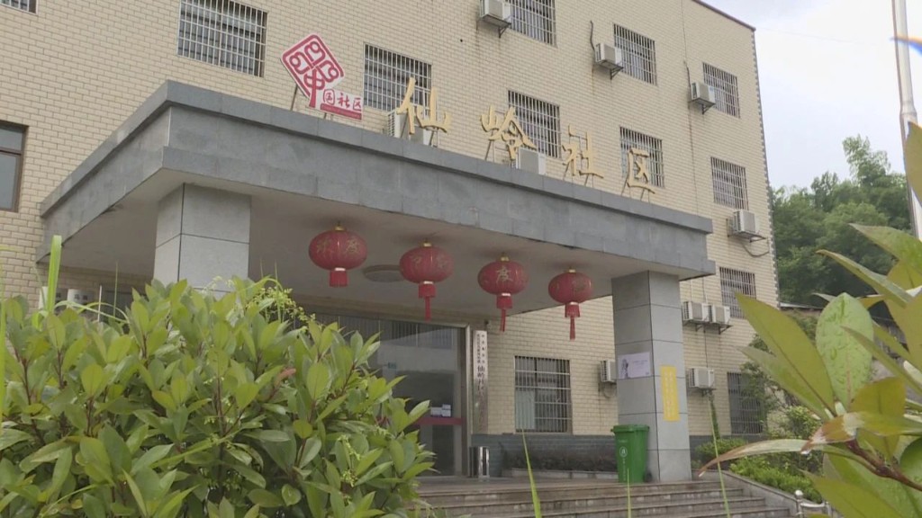 【新区“冲刺双过半”竞赛】 款未到先腾房,大家为何如此信任他?