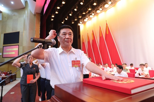 攸县第十七届人民代表大会第五次会议进行大会选举
