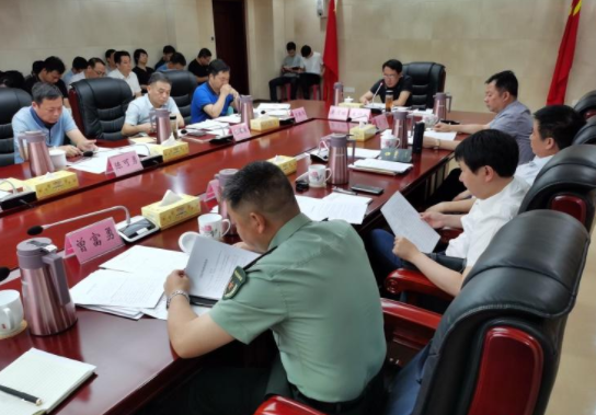 攸县召开扶贫开发领导小组会议，要求：全力以赴，如期如质完成好脱贫攻坚任务