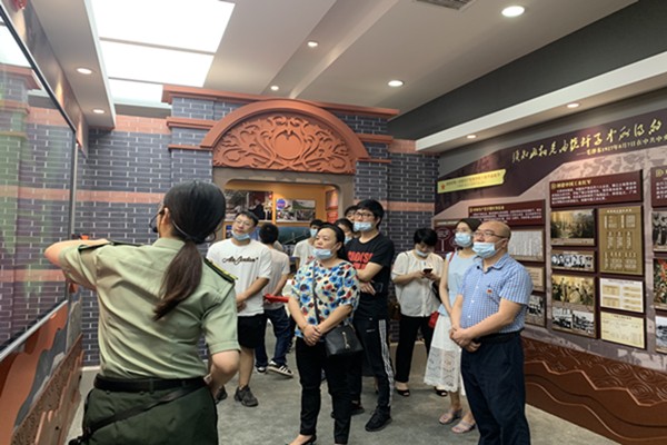 金科集团组织开展6月份主题党日活动