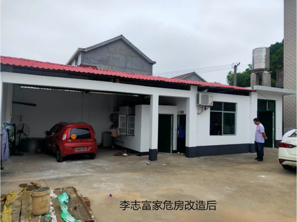 区人民政府副区长周天浩、黄志斌带领区残联、区教育局、区行政审批服务局等开展“联村帮扶”工作