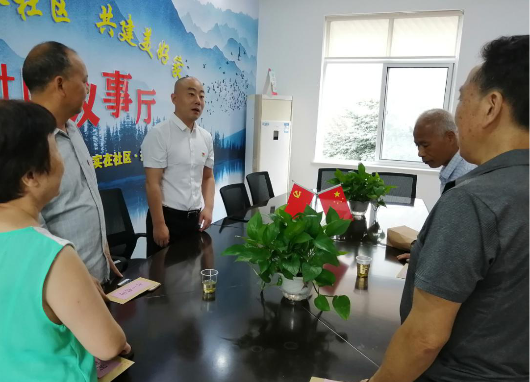 桂花街道党政领导开展“七一”走访慰问活动