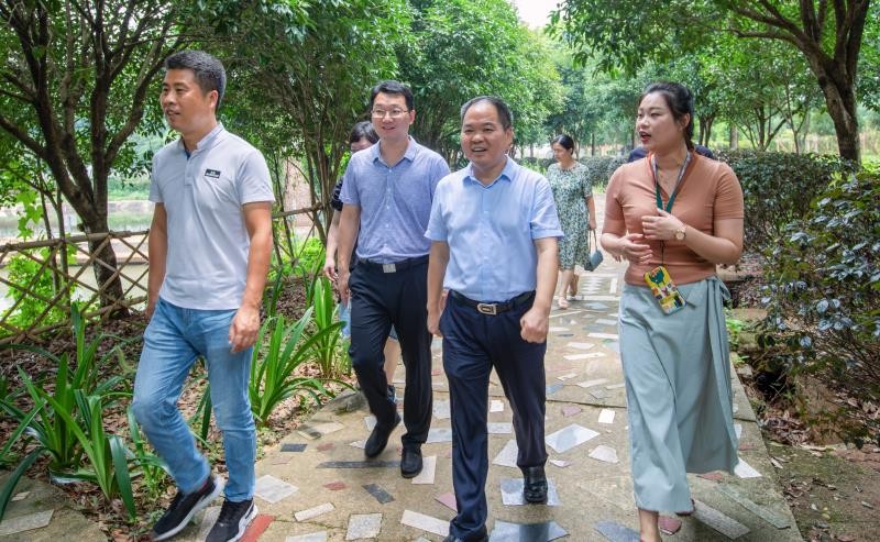 市科协党组书记张文一行来荷塘区调研