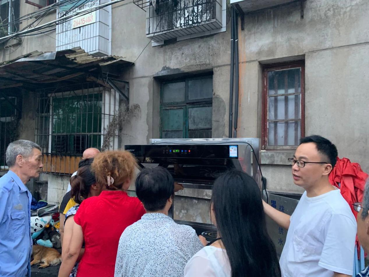 株洲市石峰区开展老旧小区家庭餐厨油烟净化治理