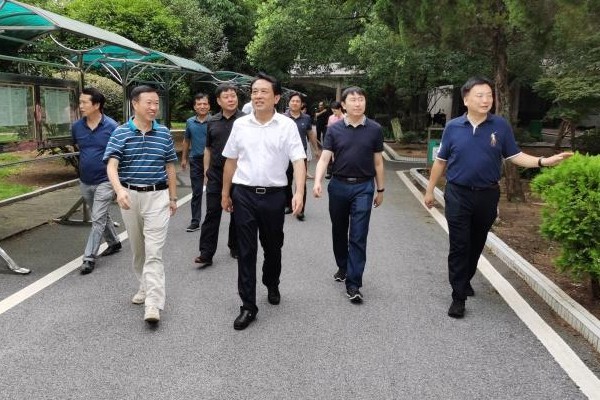 康月林视察高考、中考考点工作安排情况　强调：细化应急预案　确保考生顺利开考
