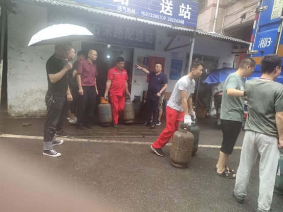月塘街道组织开展燃气安全联合执法