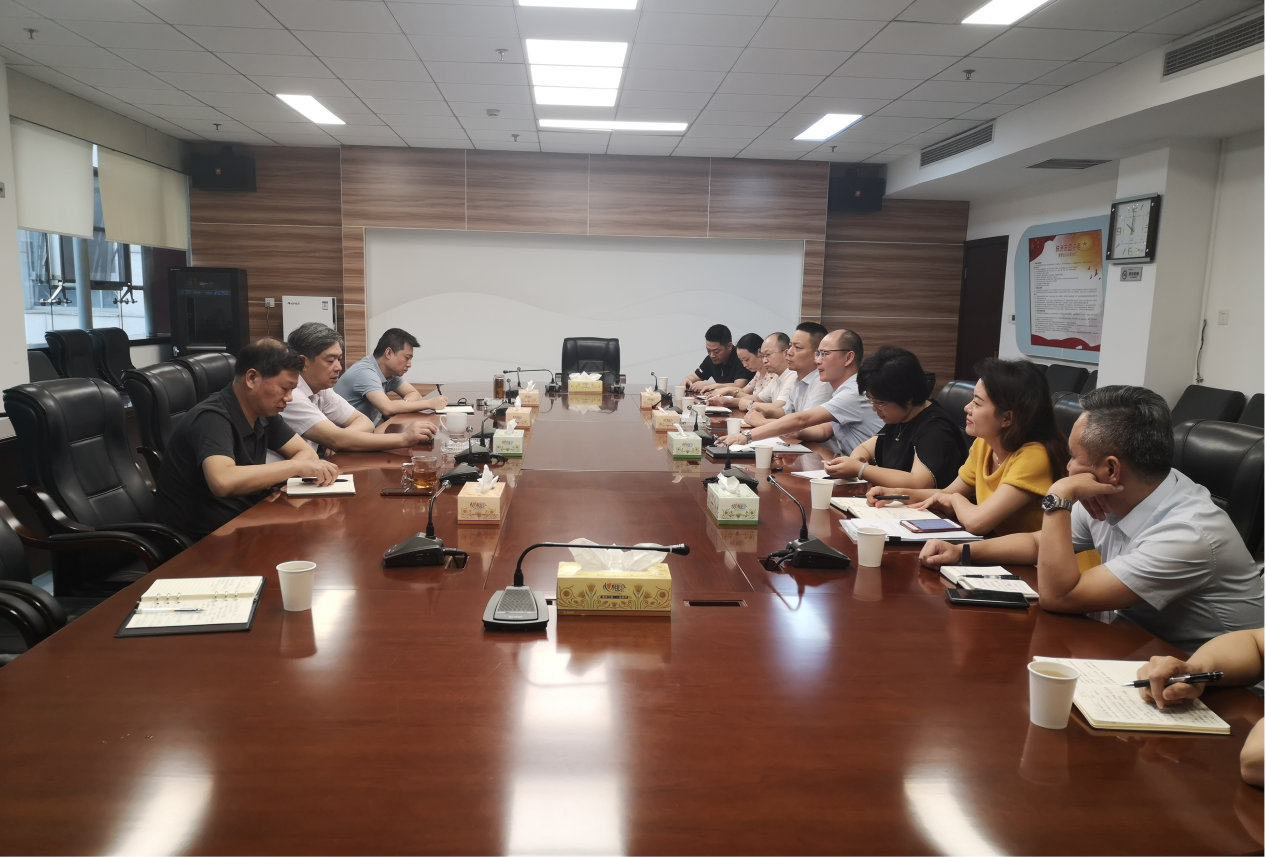 市国资委党委书记、主任吴晓光听取金控集团风控工作情况汇报并开展新任班子集体廉政谈话
