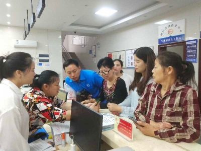 醴陵市:合力相助终将离家2年流浪汉寻回家