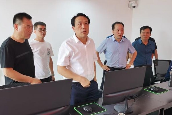 康月林视察高考、中考考点工作安排情况　强调：细化应急预案　确保考生顺利开考