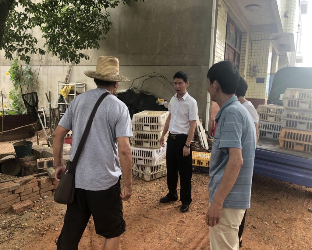 发展养殖业，助力贫困户