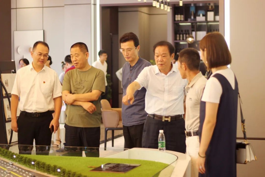 茨菇塘街道开展区人大代表小组活动