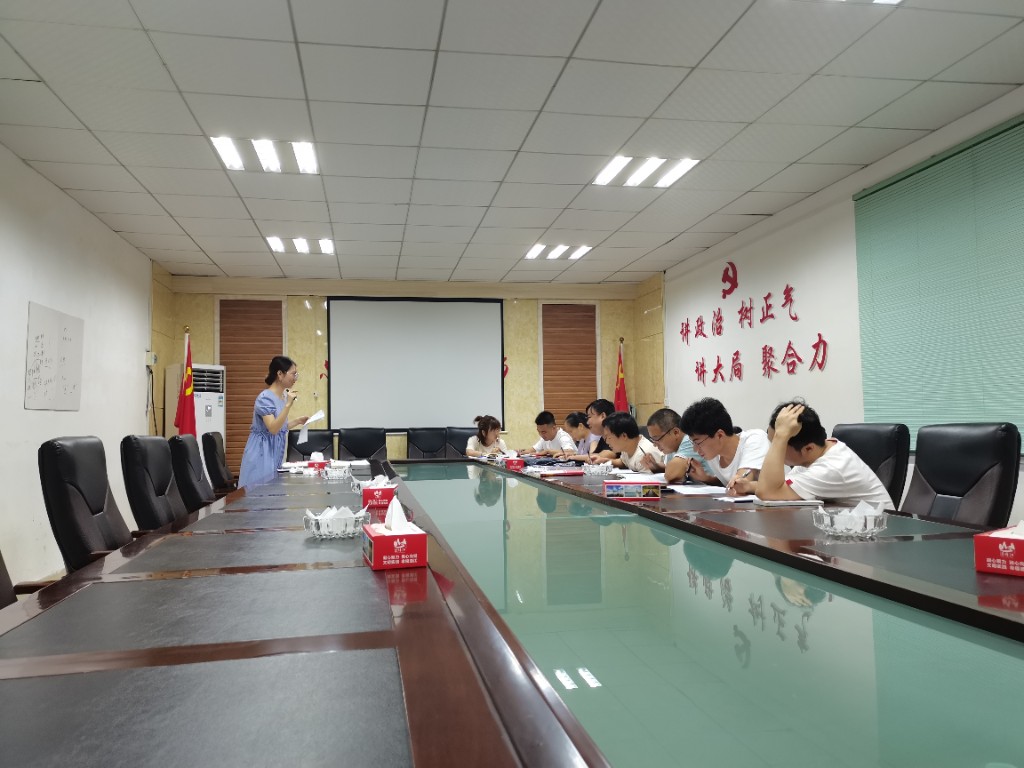 酒埠江镇夜读班：“青春有梦•助力公考”