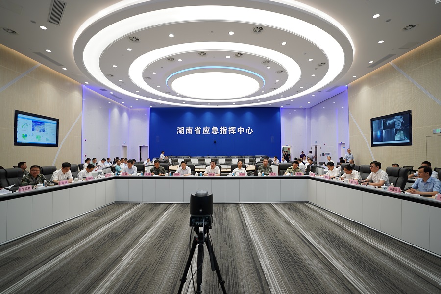 杜家毫许达哲赴省应急指挥中心调度部署防汛抗灾工作