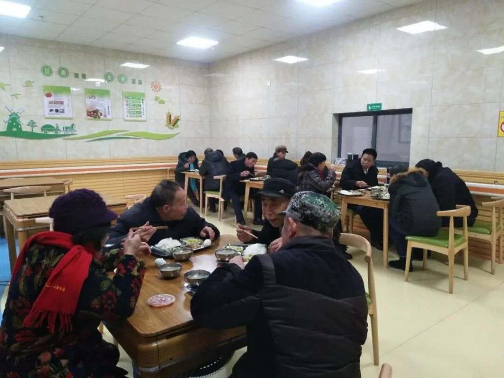 民生大礼包送达!“长者餐厅”让老人“食无忧”