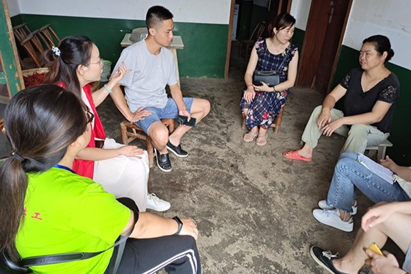 明照街道：送教上门  情暖人心
