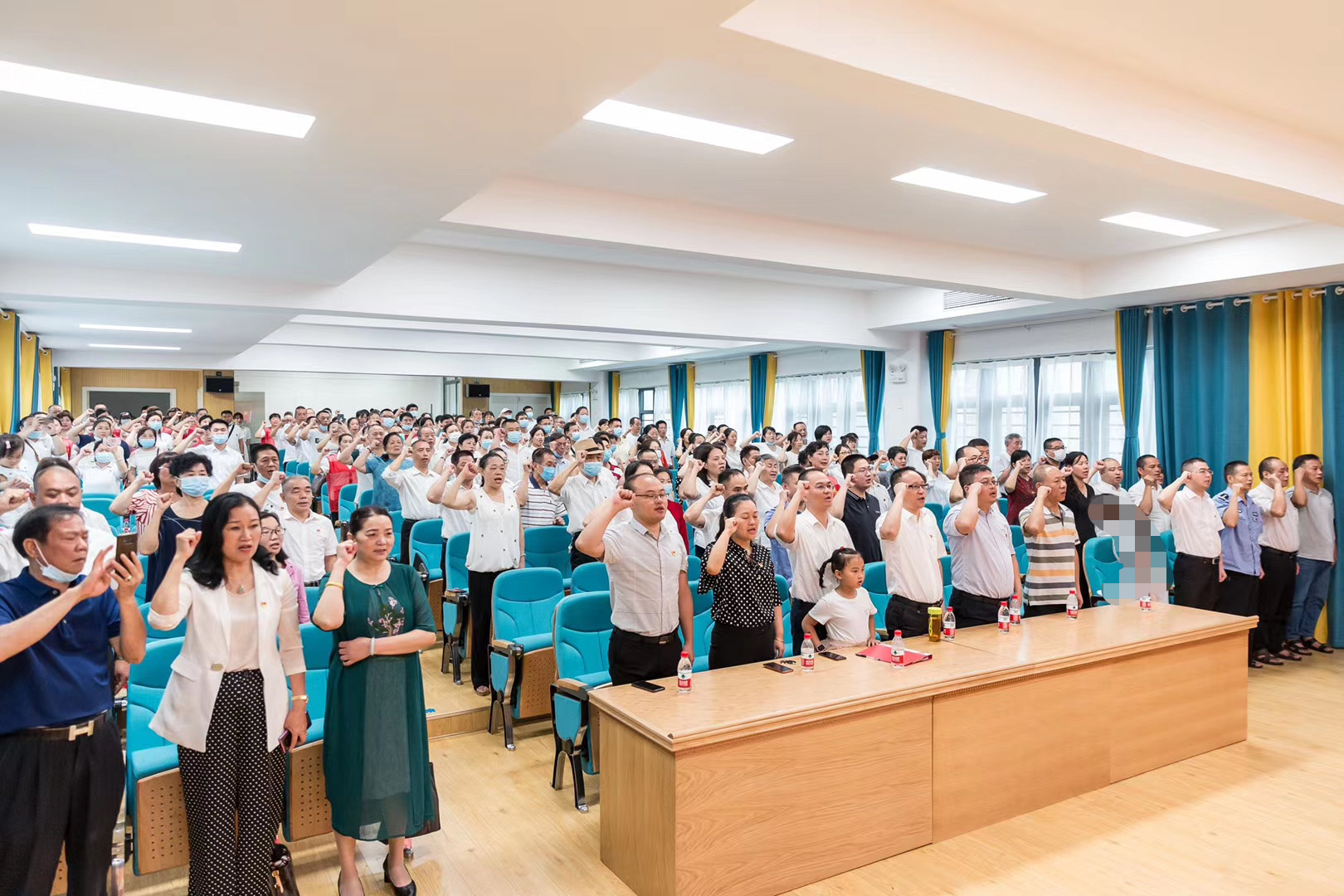 茨菇塘街道举办庆祝建党99周年暨七一表彰大会