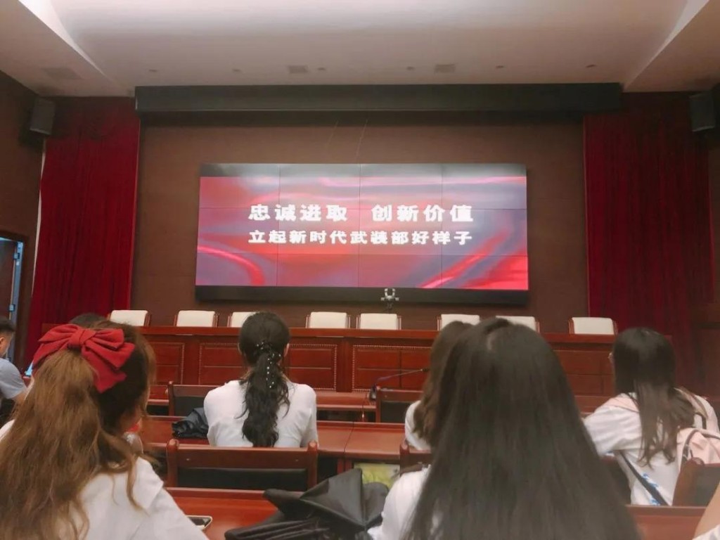我们的第二天：“烈日炎炎也阻挡不了我们的脚步！”