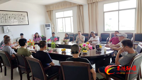 云阳街道召开“情暖八一”退役军人座谈会