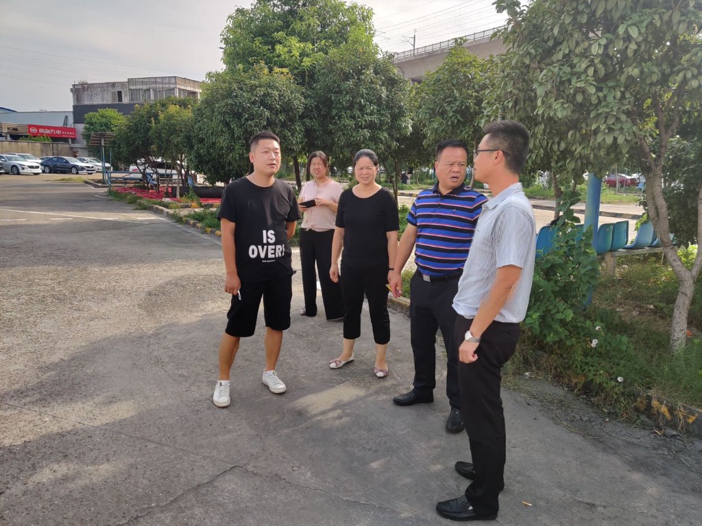 荷塘区顺利完成辖区内第二批城际铁路周边环境安全隐患整治工作