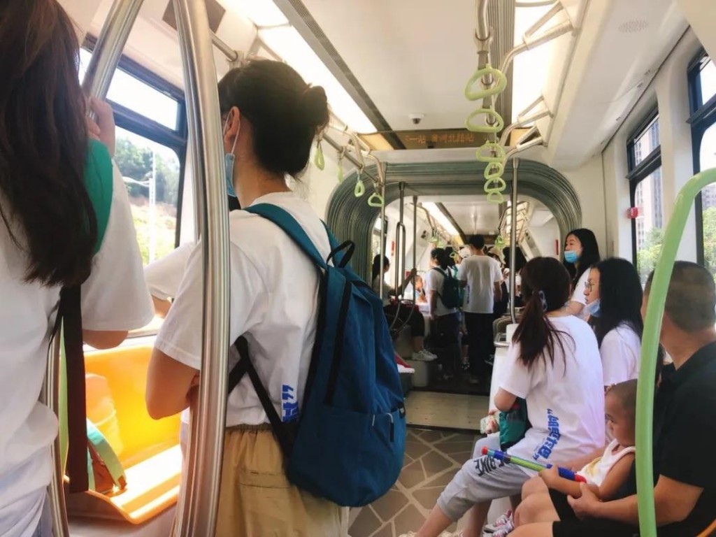 我们的第二天：“烈日炎炎也阻挡不了我们的脚步！”