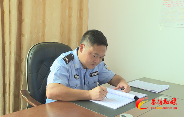 【巩固脱贫攻坚成果】贫困户华丽转身成致富带头人 助力农户增收创收