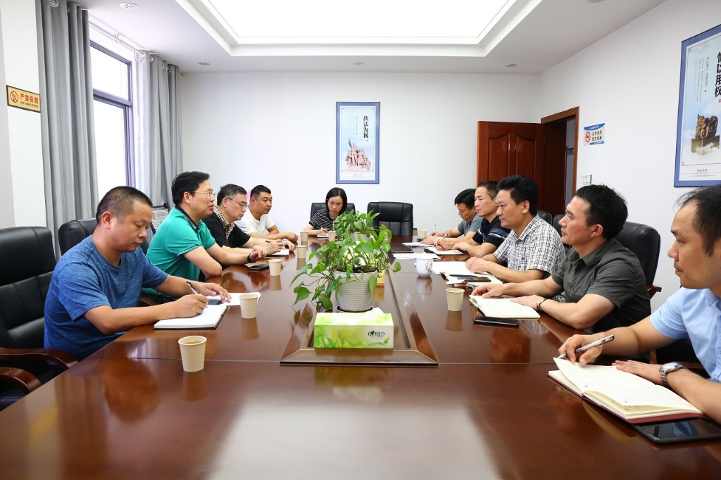 李余粮带队督查长江流域禁渔和常态化疫情防控工作