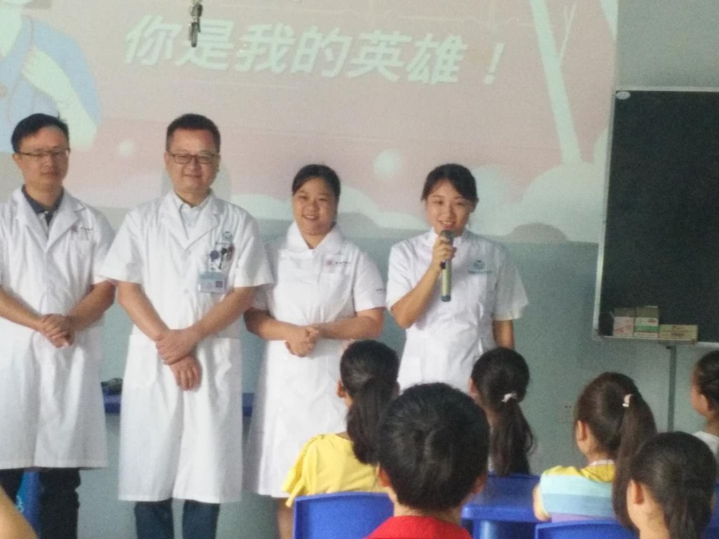 中国医师节：攸县抗疫一线医护人员进校园为留守学生讲述抗疫故事