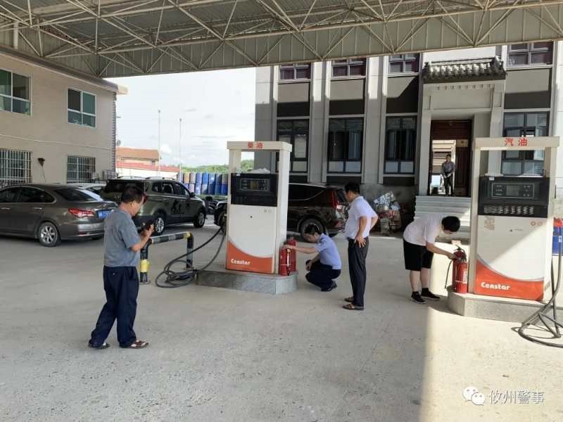 丫江桥镇开展“警民共建 平安创建” 志愿服务活动