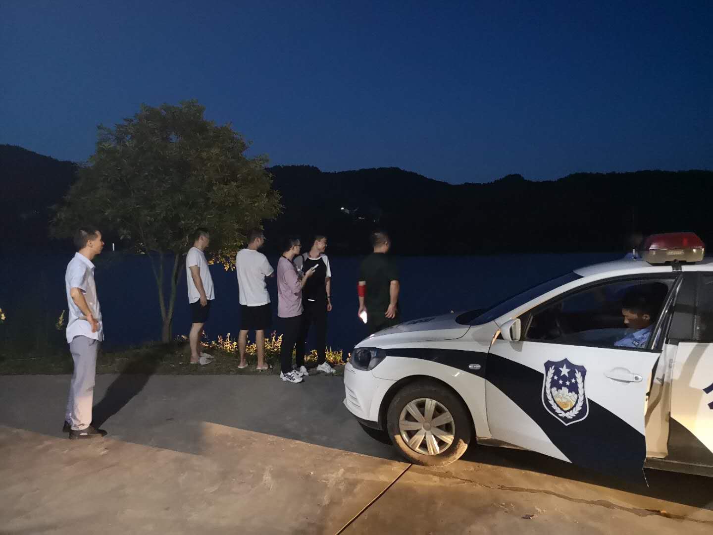 饮水关乎你我他 保护水源靠大家