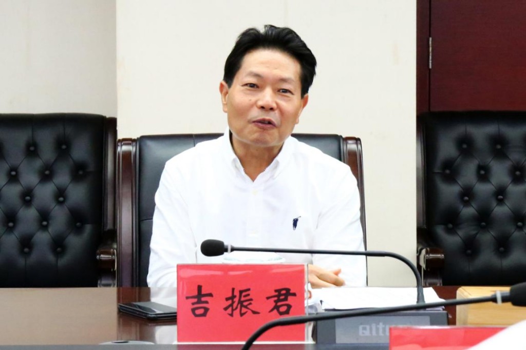 杨英杰调研视察市场监管工作