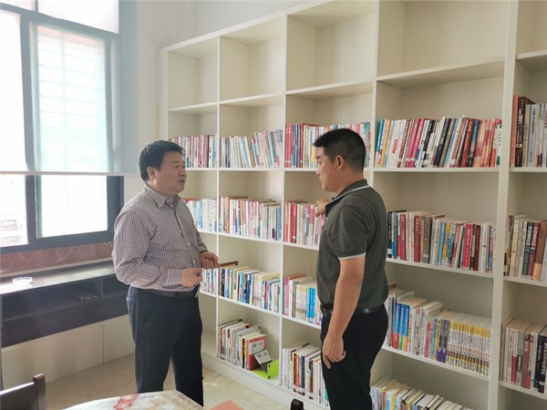 市审计局赴攸县开展新时代文明实践结对帮扶图书捐赠活动