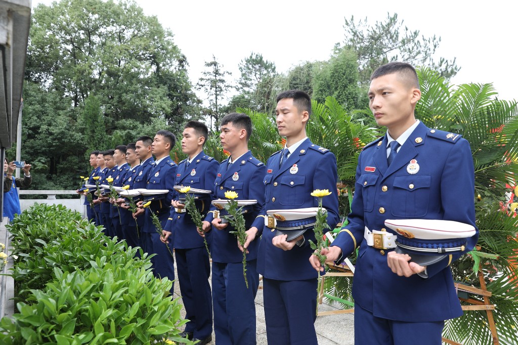 攸县举行烈士纪念日公祭活动