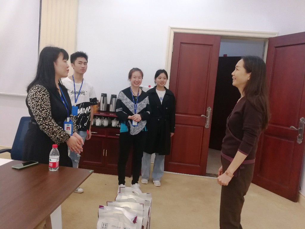 市发展改革委开展“温暖企业行动”“双联帮扶”中秋慰问活动
