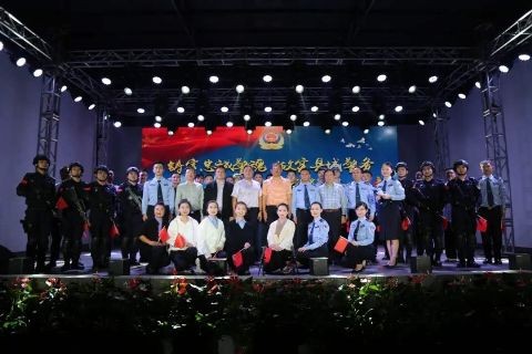 经开分局举行“铸牢忠诚警魂，做实县域警务”文艺小分队基层行活动