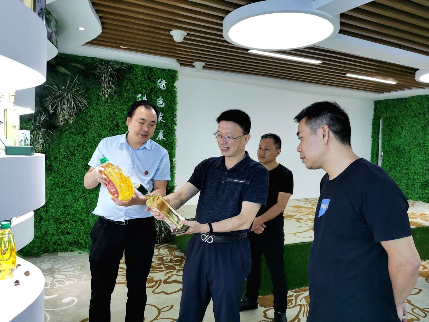 株洲市林业局开展油茶产业协会调研