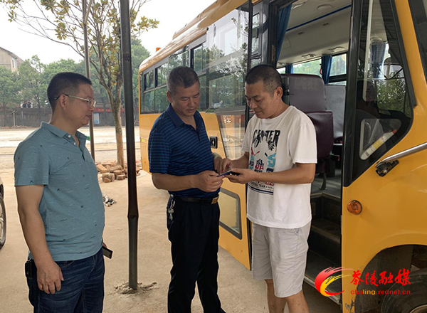 严塘镇:扎实开展全镇学校开学安全大检查