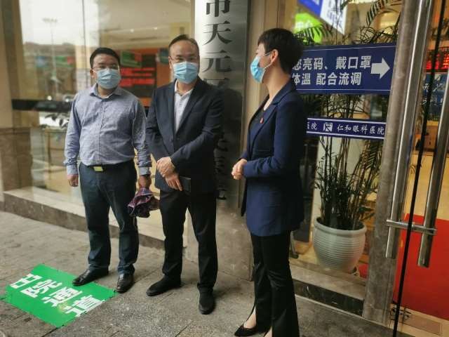 党代表进社区，慰问群众，解决问题