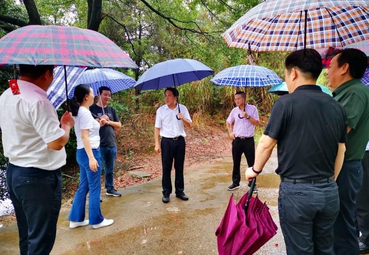康月林督导污染防治攻坚战工作