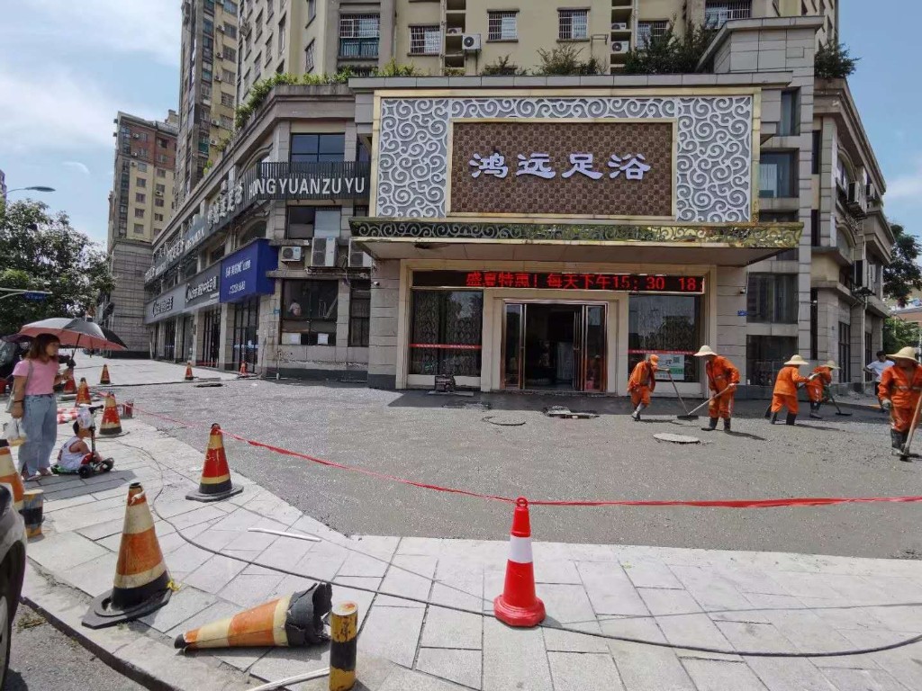 区城管局积极推进民生实事停车位建设工作