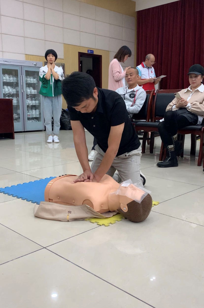 市林业局干职工积极参加应急救护培训班 提升自救互救能力