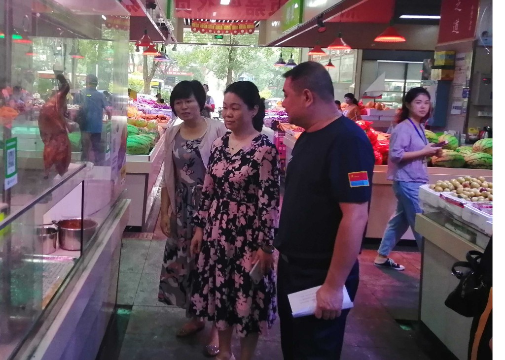 区商务和粮食局开展农贸市场、大型商超创卫工作专项检查