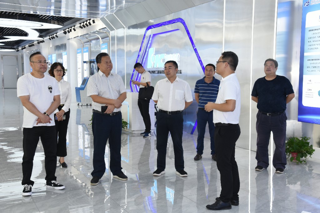 省发改委创新和高技术发展处处长阳谷生来株调研创新创业工作