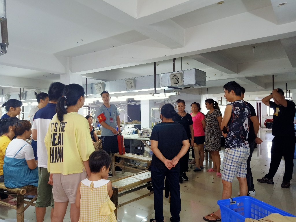 荷塘区市场服务中心开展9月份支部主题党日活动